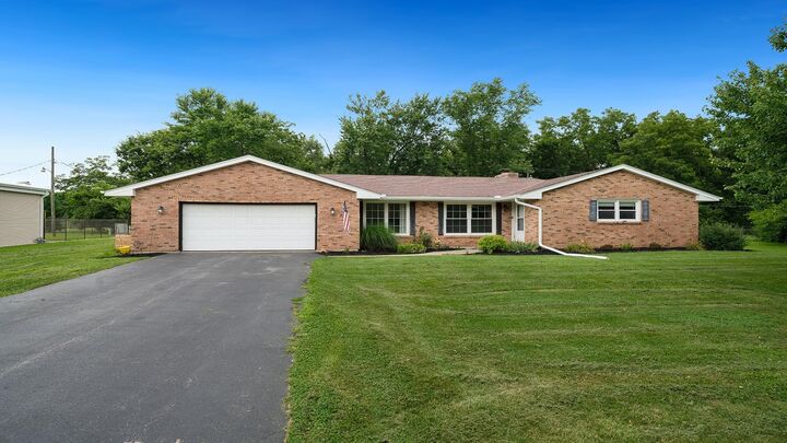 Property Photo:  5260 Coachlite Trail  IL 61111 