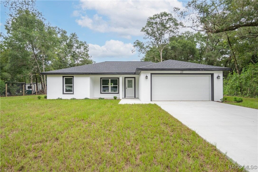 Property Photo: 619 N Corbin Avenue FL 34453