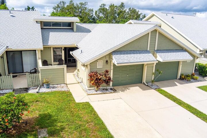 Property Photo: 1518 SE Dewberry Court FL 34952