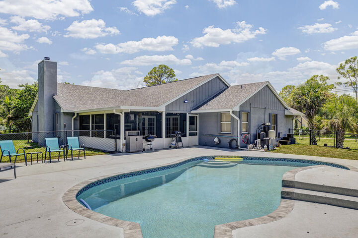 Property Photo: 16911 Tangerine Boulevard FL 33470