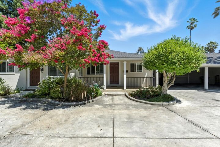 Property Photo:  700 Mariposa Avenue  CA 94041 