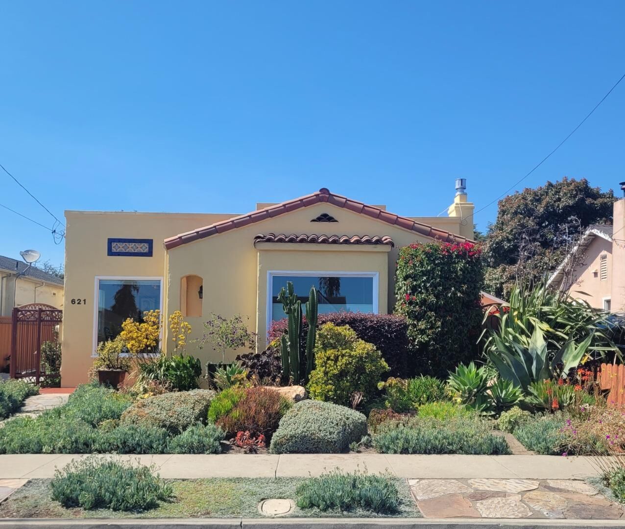 Property Photo:  621 Oregon Street  CA 95076 
