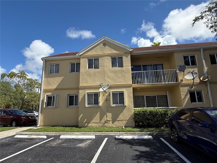 Property Photo: 13810 SW 112th St 102 FL 33186