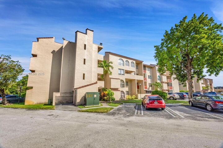 10651 SW 108th Ave 3H  Miami FL 33176 photo