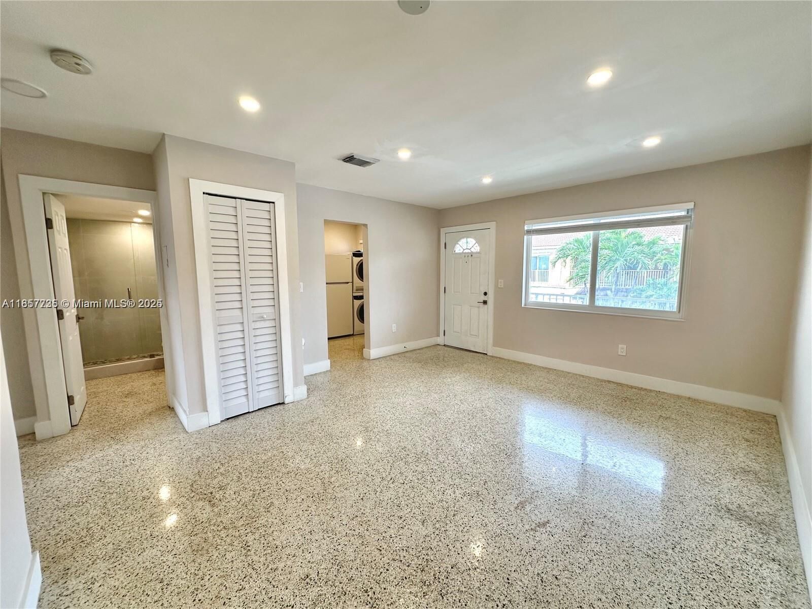 Property Photo: 174 E 5th St 5 FL 33010