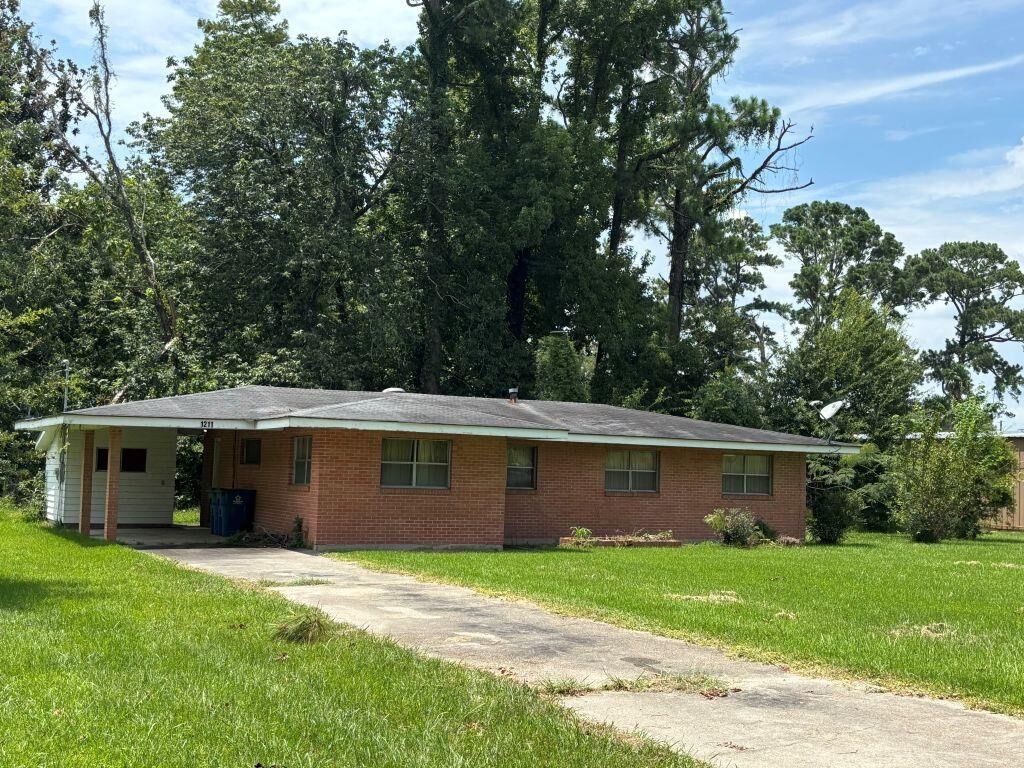 Property Photo:  1211 S Lake Arthur Avenue S  LA 70546 