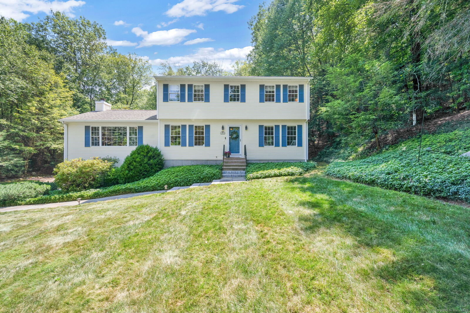 Property Photo: 49 Pheasant Run CT 06060