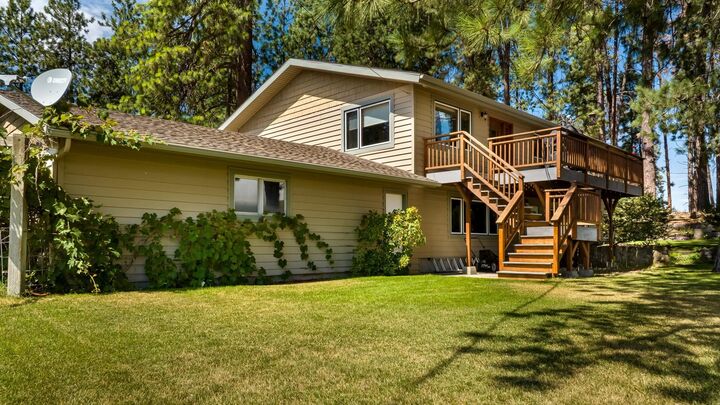Property Photo:  12504 N Fairview Rd  WA 99021 