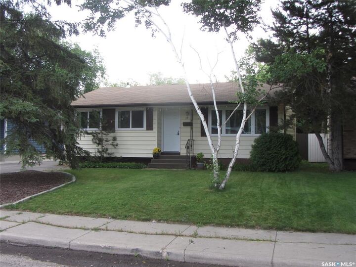 49 McLellan Avenue  Saskatoon SK S7H 3K7 photo