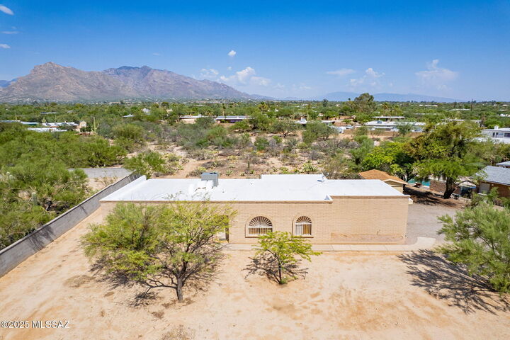 Property Photo:  7300 N Paseo Ronceval  AZ 85704 