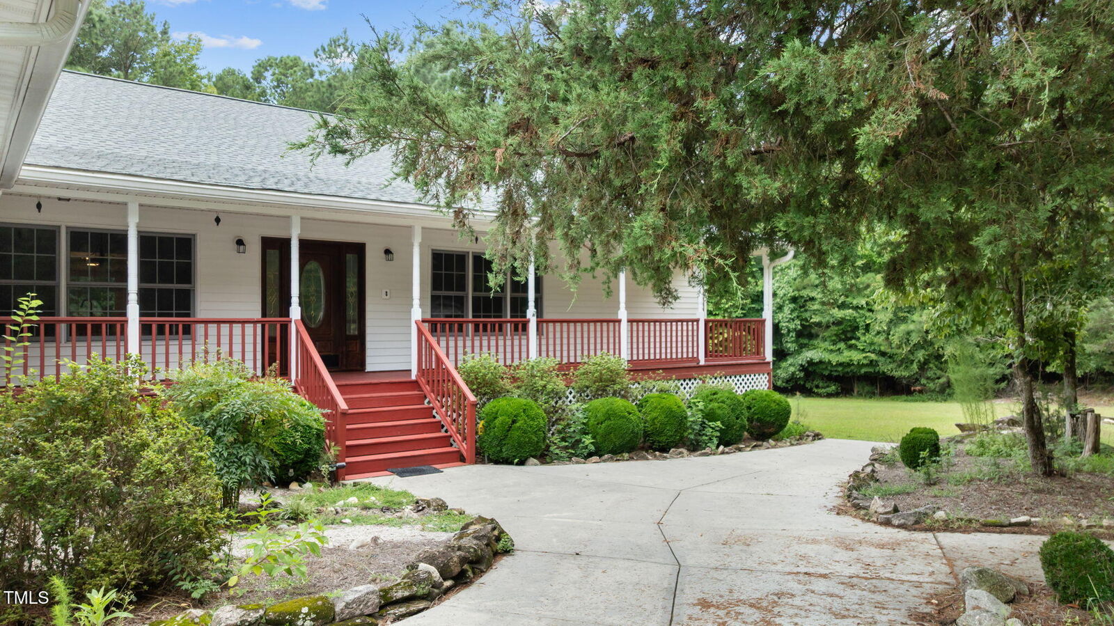 Property Photo:  220 Flat Rock Drive  NC 27549 