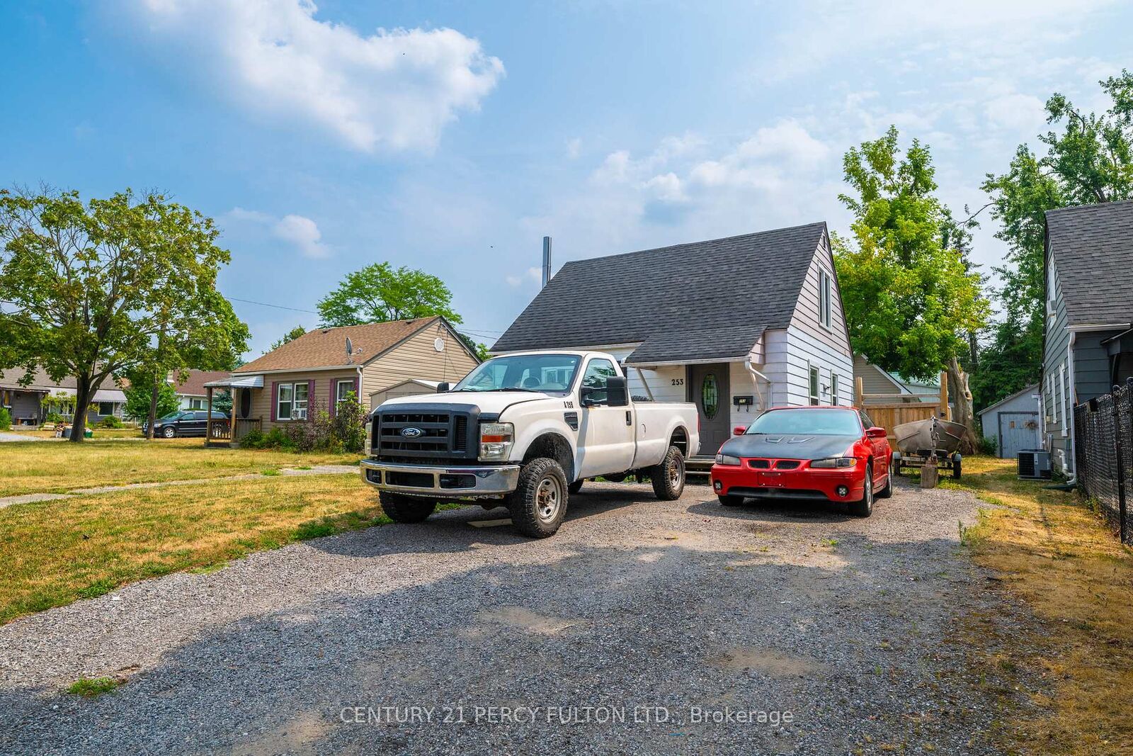 Photo de la propriété:  253 Princess Elizabeth Crescent  ON K9V 1P2 