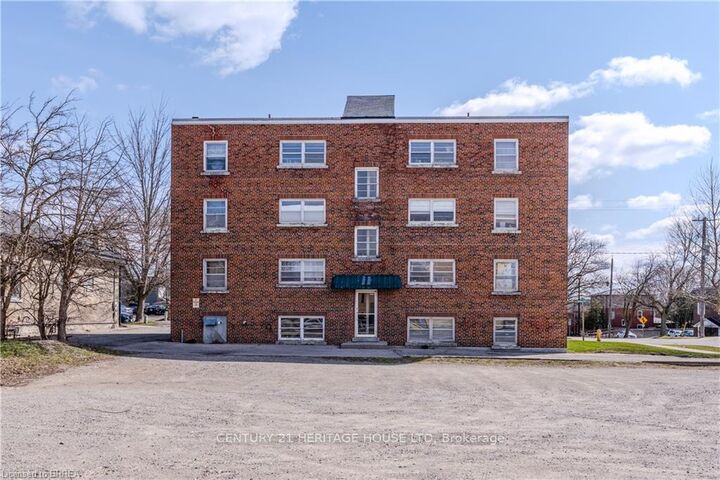 Property Photo:  88 Charlotte Street  ON N3T 2X3 