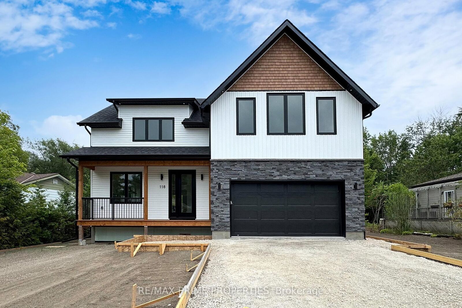 Property Photo:  118 Valerie Crescent  ON L9Z 2P8 