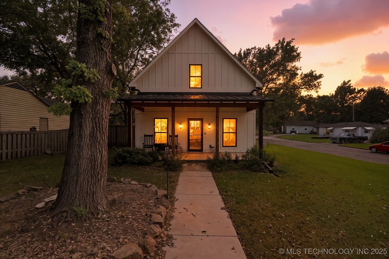 Property Photo:  523 W Detroit Street  OK 74012 