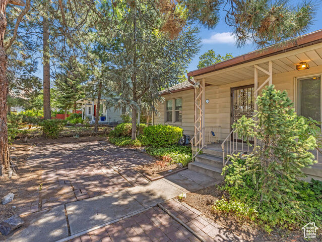 Property Photo:  2558 E 3020 S  UT 84109 