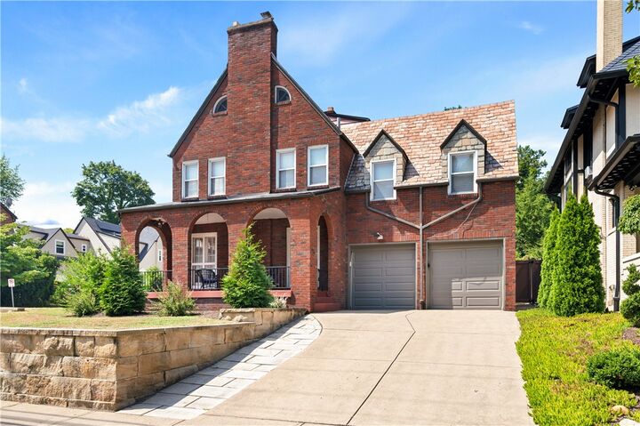 Property Photo: 591 Moorhead Pl PA 15232