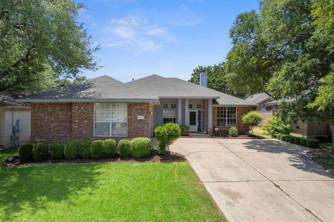 Property Photo:  113 Cluck Creek Trail  TX 78613 