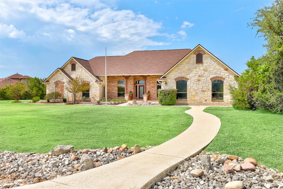 Property Photo: 1106 Squaw Valley TX 78641
