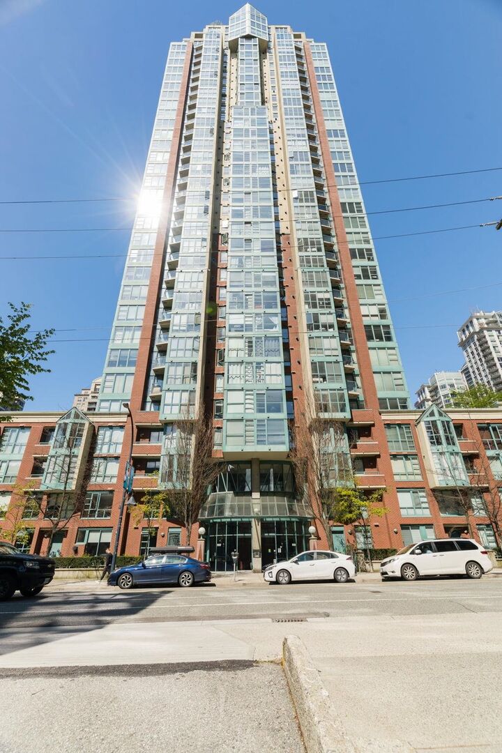 Property Photo:  939 Homer Street 801  BC V6B 2W6 