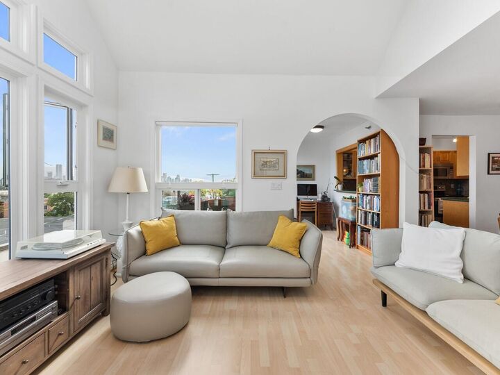Property Photo:  2121 W 5th Avenue 404  BC V6K 1S1 