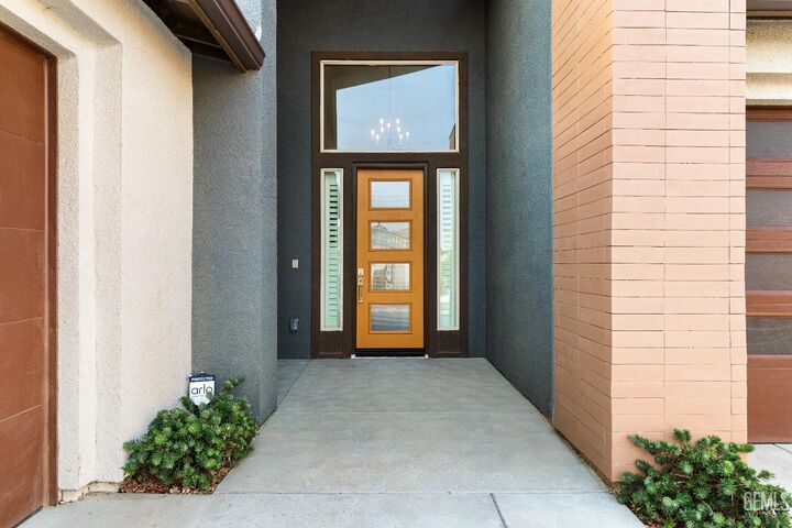 Property Photo: 14822 Pemberley Passage Avenue CA 93311
