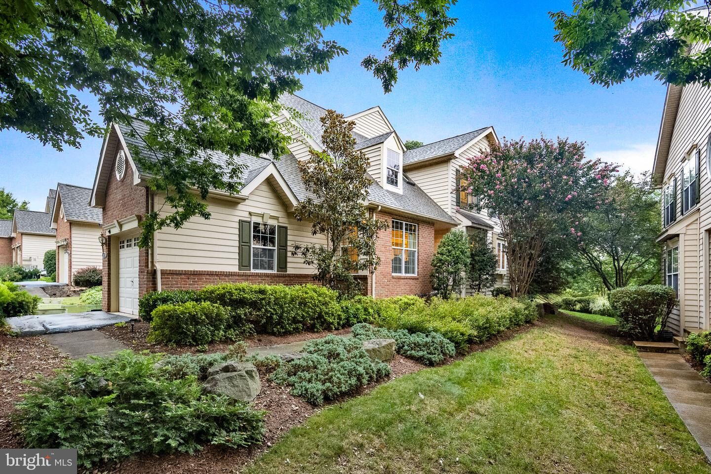 Property Photo: 43262 Baltusrol Terrace VA 20147