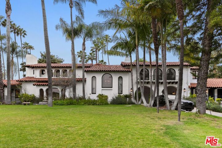 Property Photo:  9451 Sunset Blvd  CA 90210 