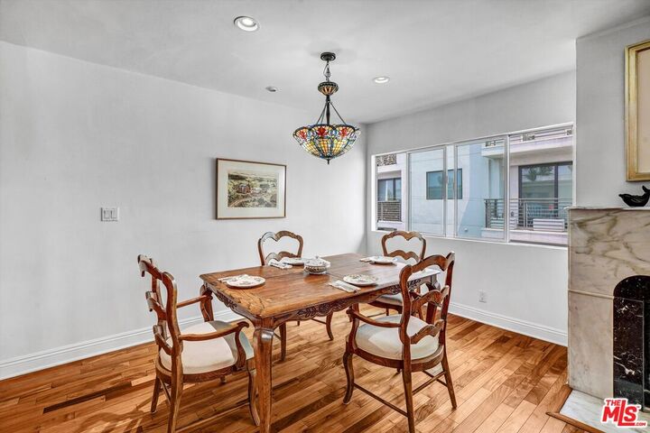 Property Photo: 910 S Holt Ave CA 90035