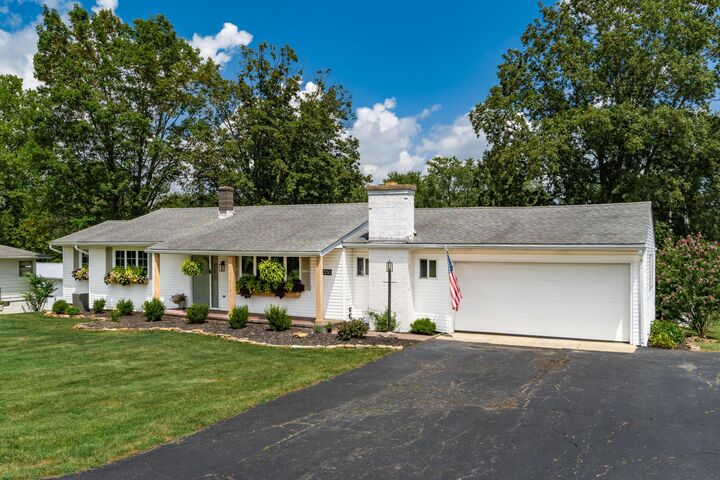 Property Photo: 330 W Columbus Street OH 43136