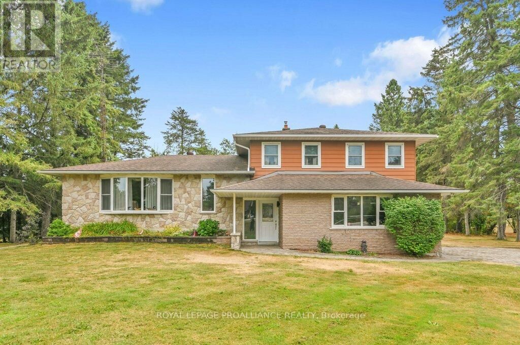 Property Photo: 1267 County Rd 2 Road ON K6V 5T1