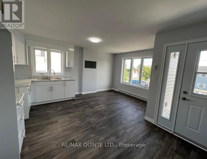 Property Photo:  198 Dundas Street East  ON K8V 1L9 
