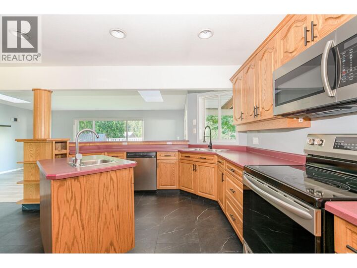 Property Photo:  714 Maple Street  BC V0E 2V1 