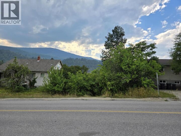 Property Photo:  556 7th Avenue  BC V1N 1R4 
