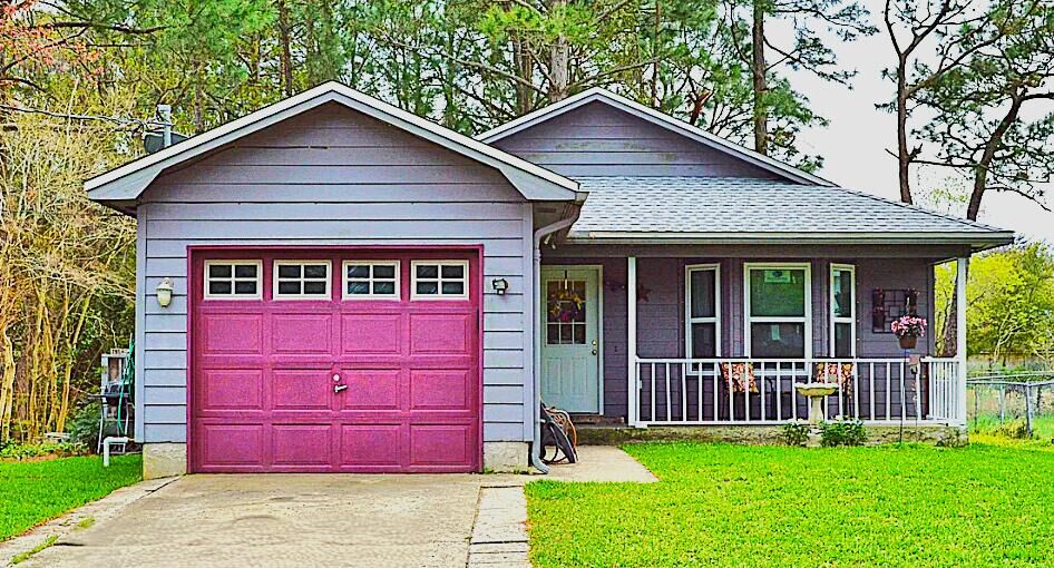 Property Photo:  216 Michael Avenue  FL 32569 