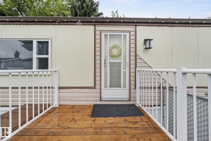 Property Photo: 605 Evergreen Park NW AB T5Y 4M2