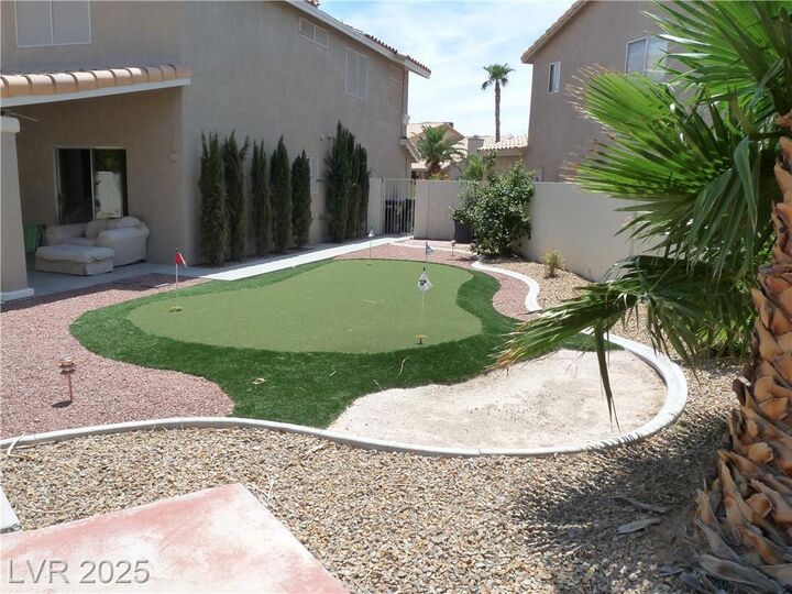 Property Photo: 912 Crowfoot Circle NV 89014