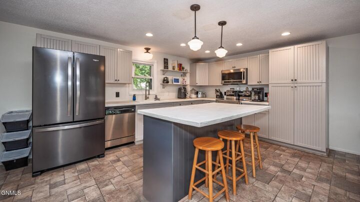 Property Photo:  900 10th Street NE  ND 58523 