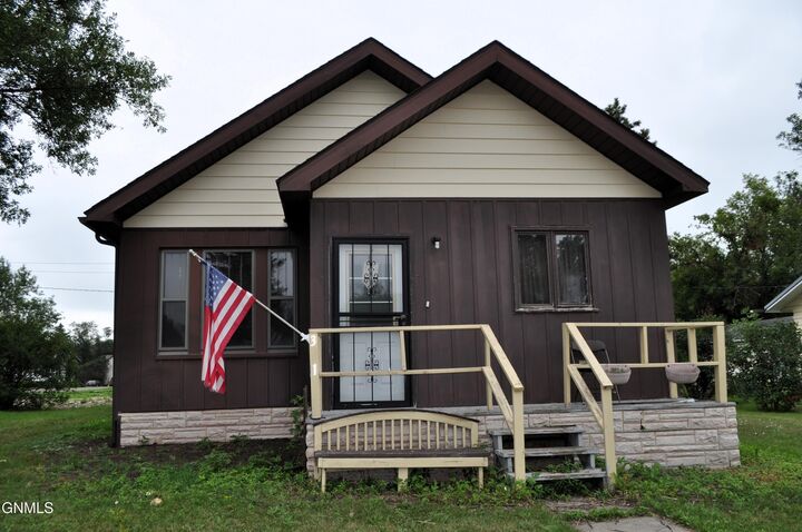 Property Photo:  301 Main Street  ND 58494 