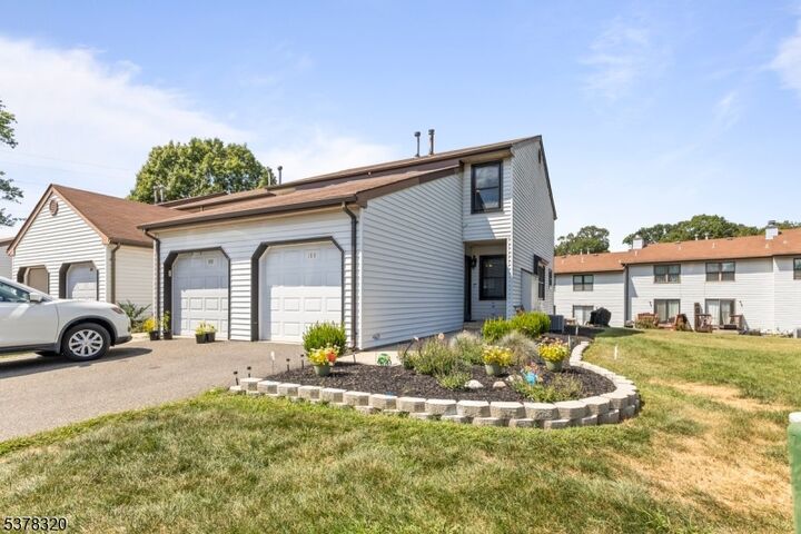 160 Locust Ct  Raritan Twp. NJ 08822 photo