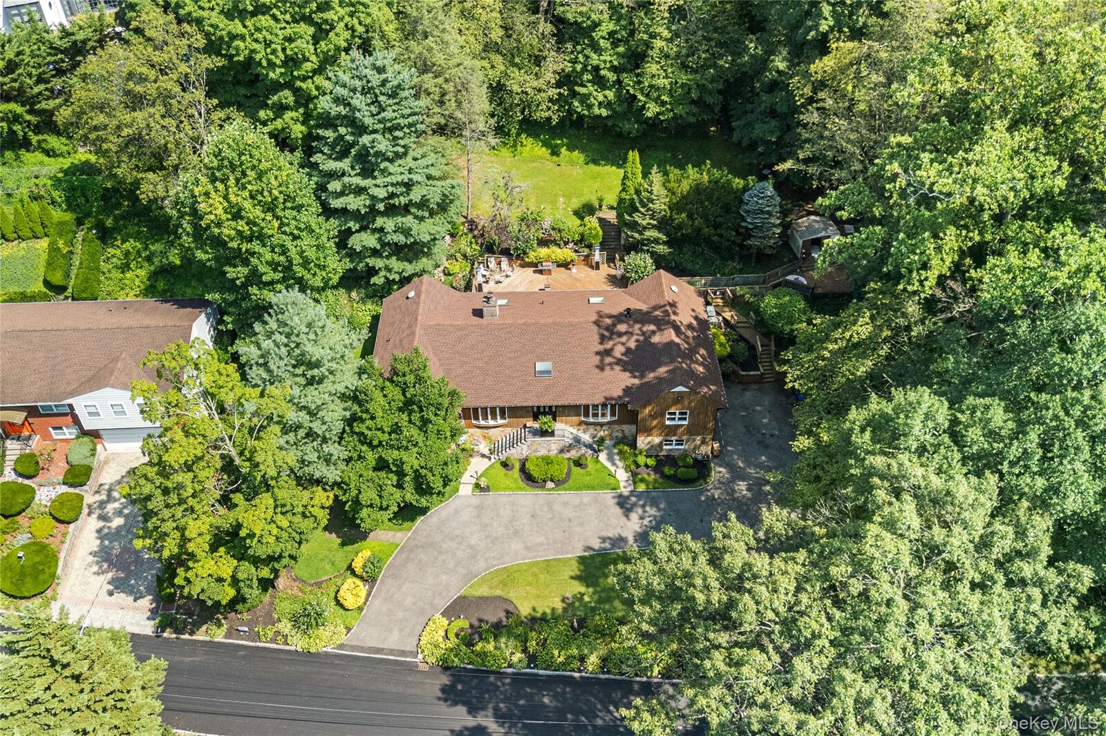 Property Photo:  23 Medford Lane  NY 10583 