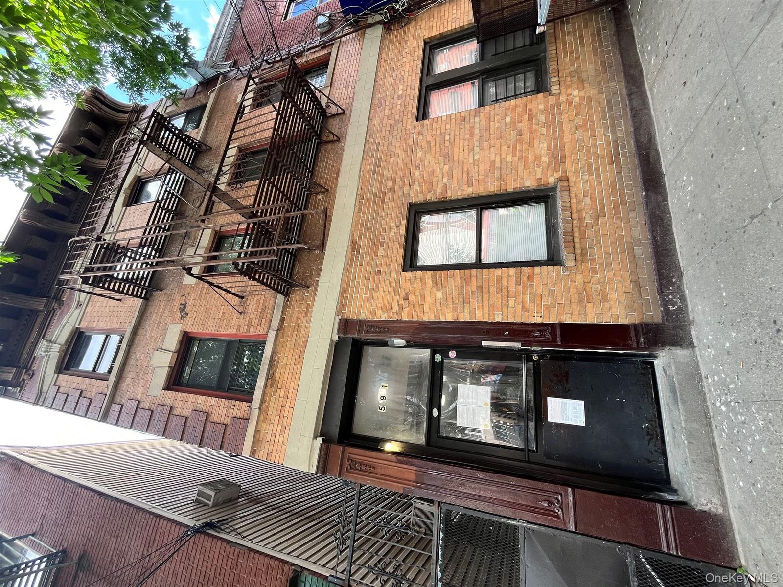 Property Photo:  591 Van Nest Avenue  NY 10460 
