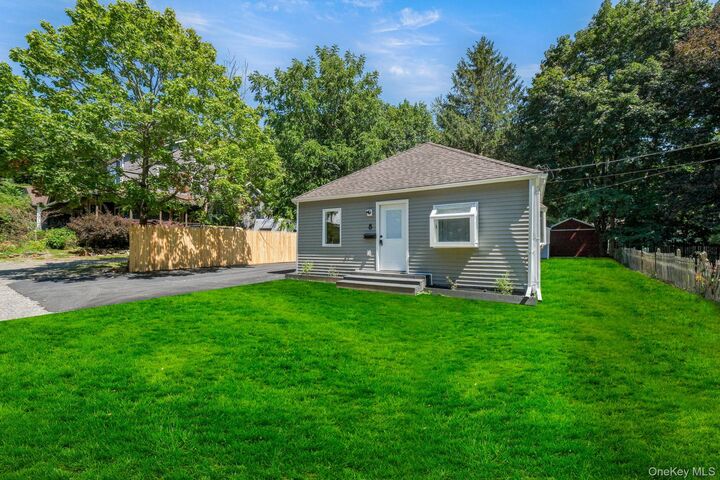 Property Photo:  8 Mapes Lane  NY 10950 