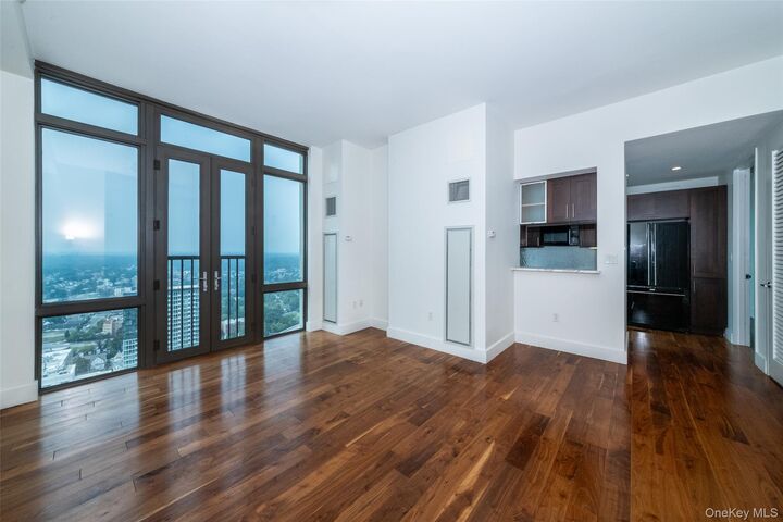 Property Photo:  175 Huguenot Street Ph204  NY 10801 