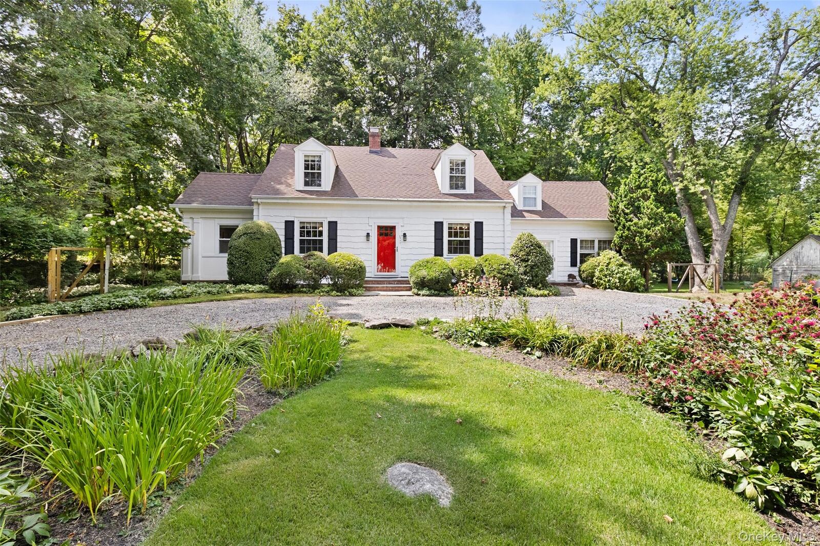 Property Photo:  4 Oak Hill Road  NY 10514 