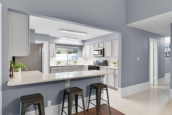 Property Photo:  7114 Marvista Court  FL 32835 