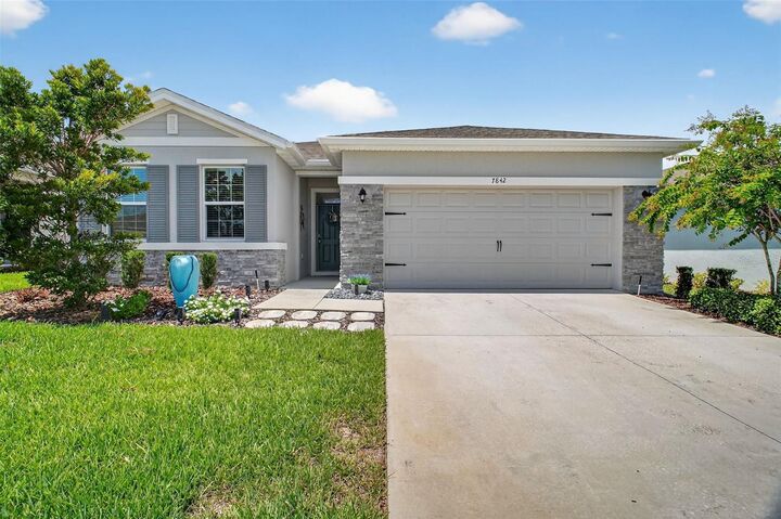 Property Photo: 7842 June Lane FL 34785