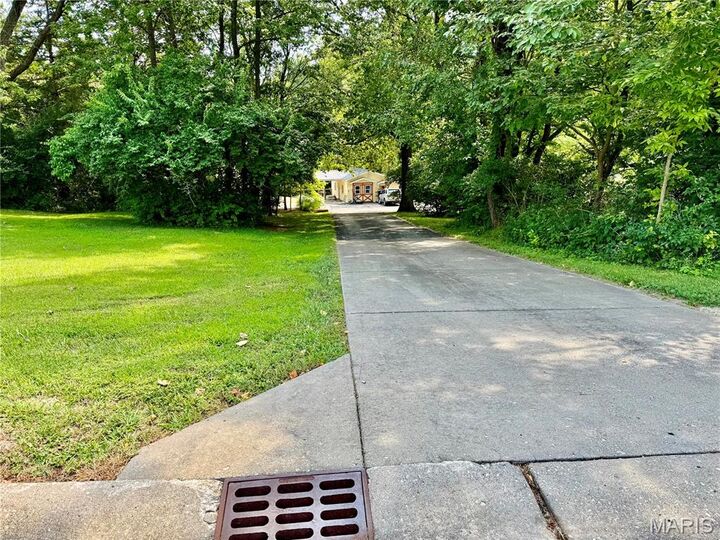 132 Edding Lane  Fairview Heights IL 62208 photo