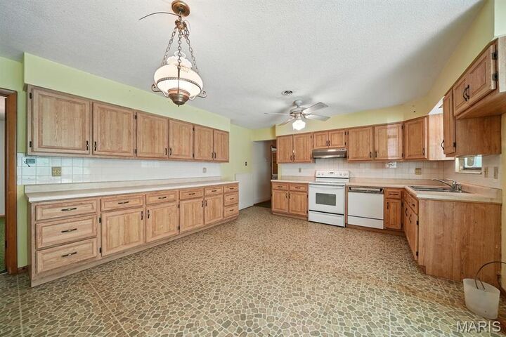 Property Photo:  3240 S Highway  MO 63389 
