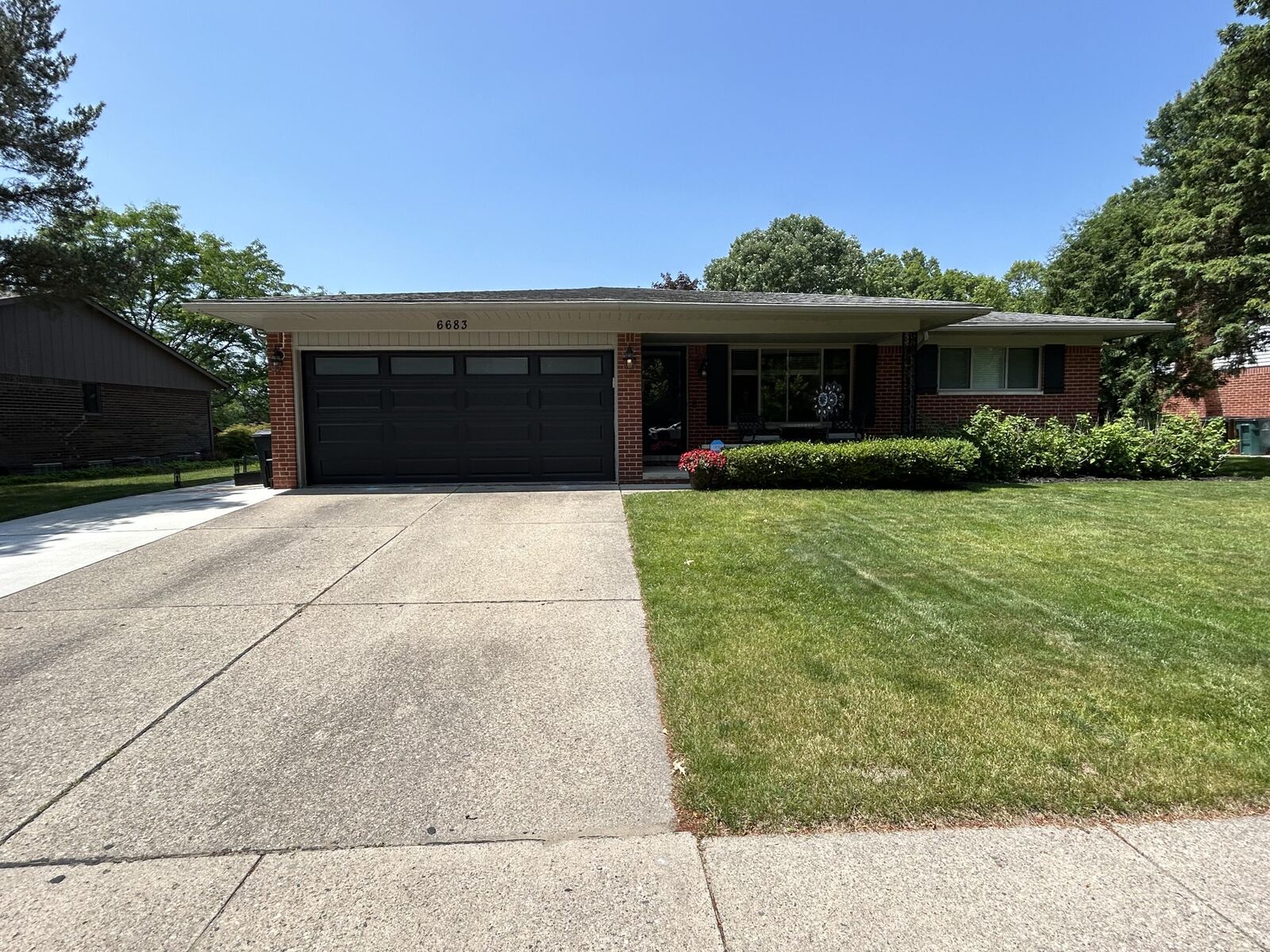 Property Photo: 6683 Northpoint Drive MI 48085